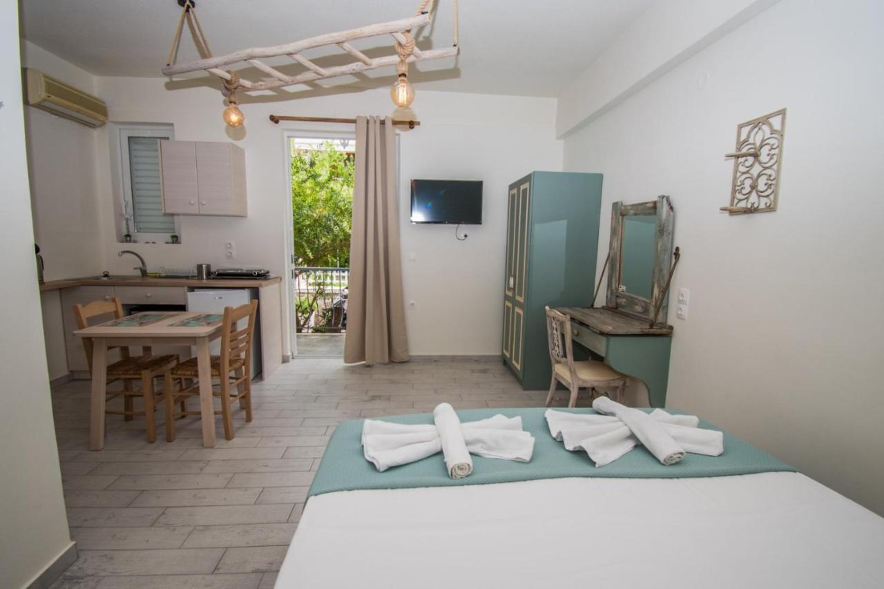 Alexandros Lejlighedshotel Poros Town Eksteriør billede
