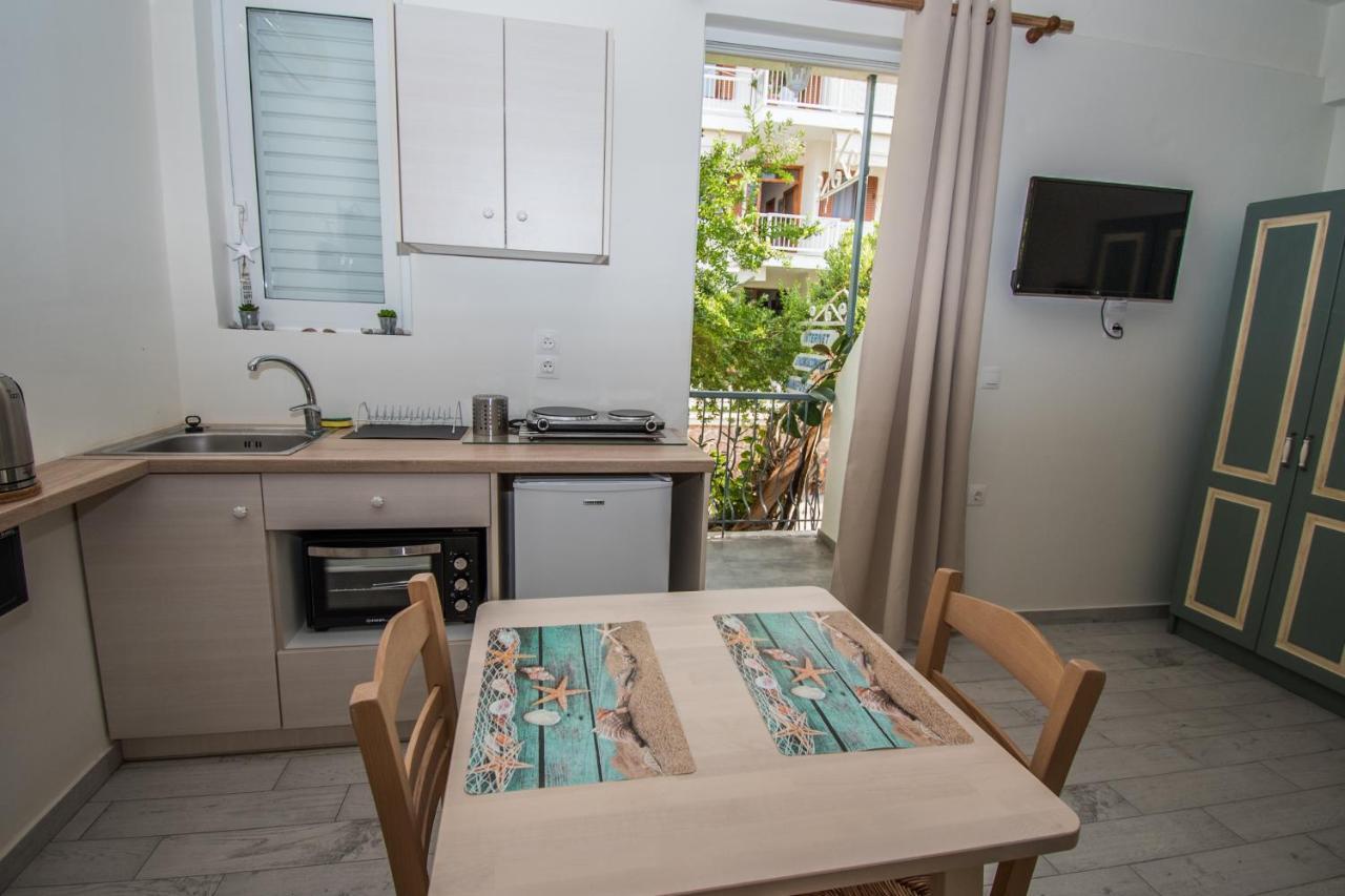 Alexandros Lejlighedshotel Poros Town Eksteriør billede