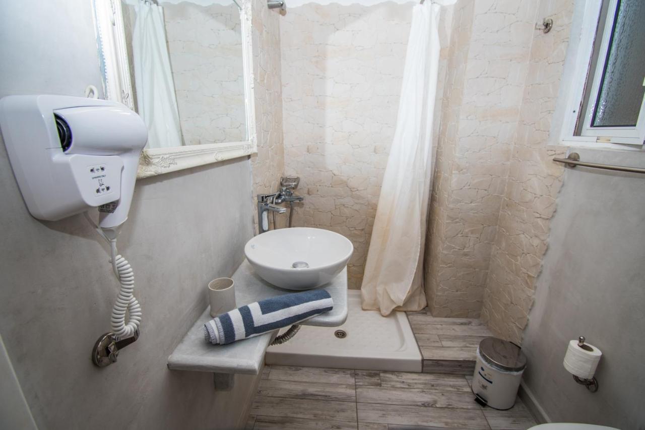 Alexandros Lejlighedshotel Poros Town Værelse billede